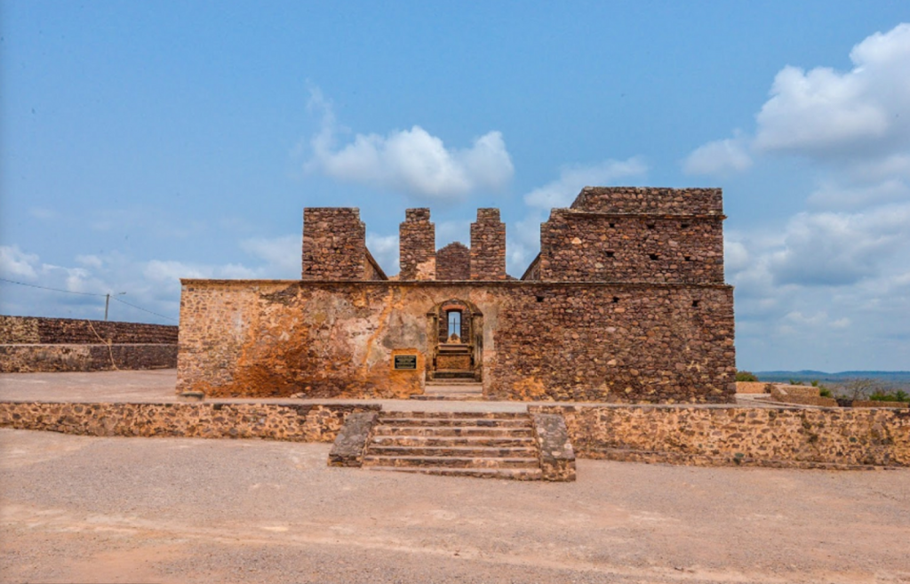 Visitar a Fortaleza de Cambambe Kwanza